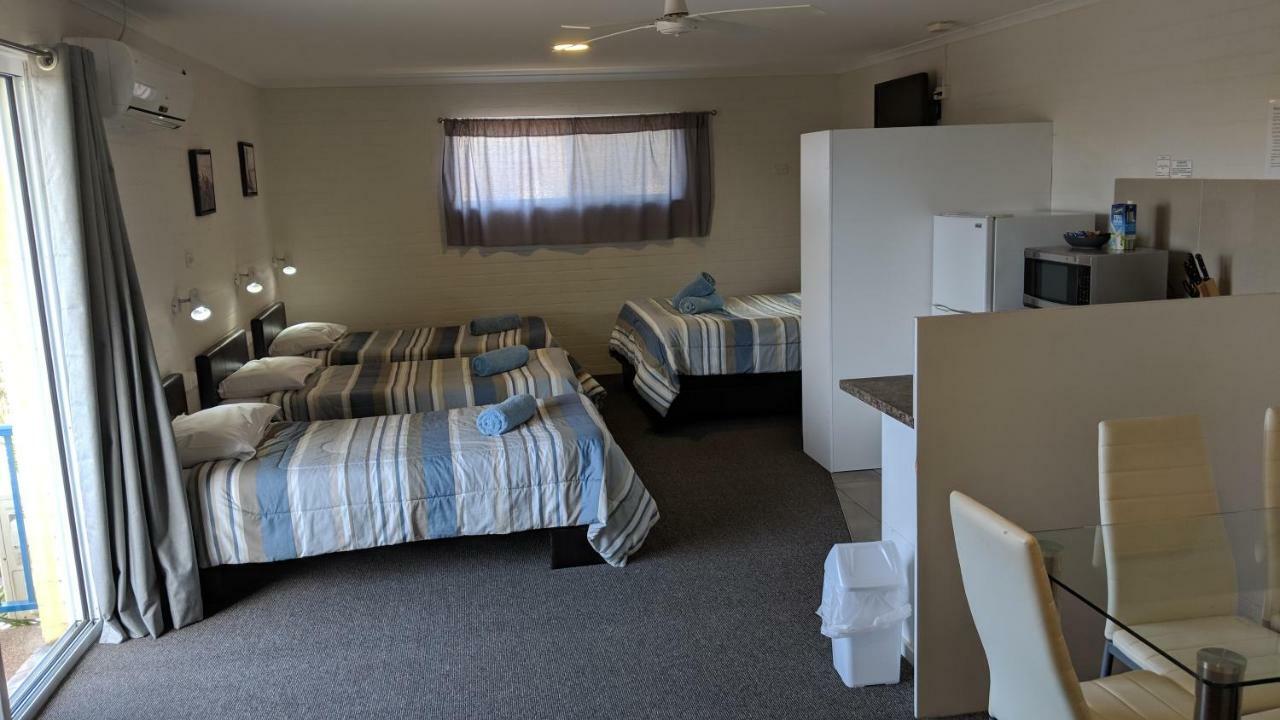 Harrington Village Motel Manning Point Luaran gambar